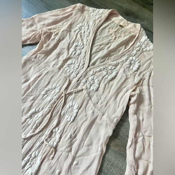 FREE PEOPLE Embroidered Fable Midi Dress XS Cream Light Peach Nude Floral Boho - Picture 4 of 7